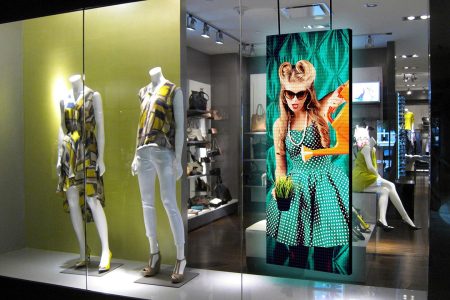 digital-led-screen-retail-window-display